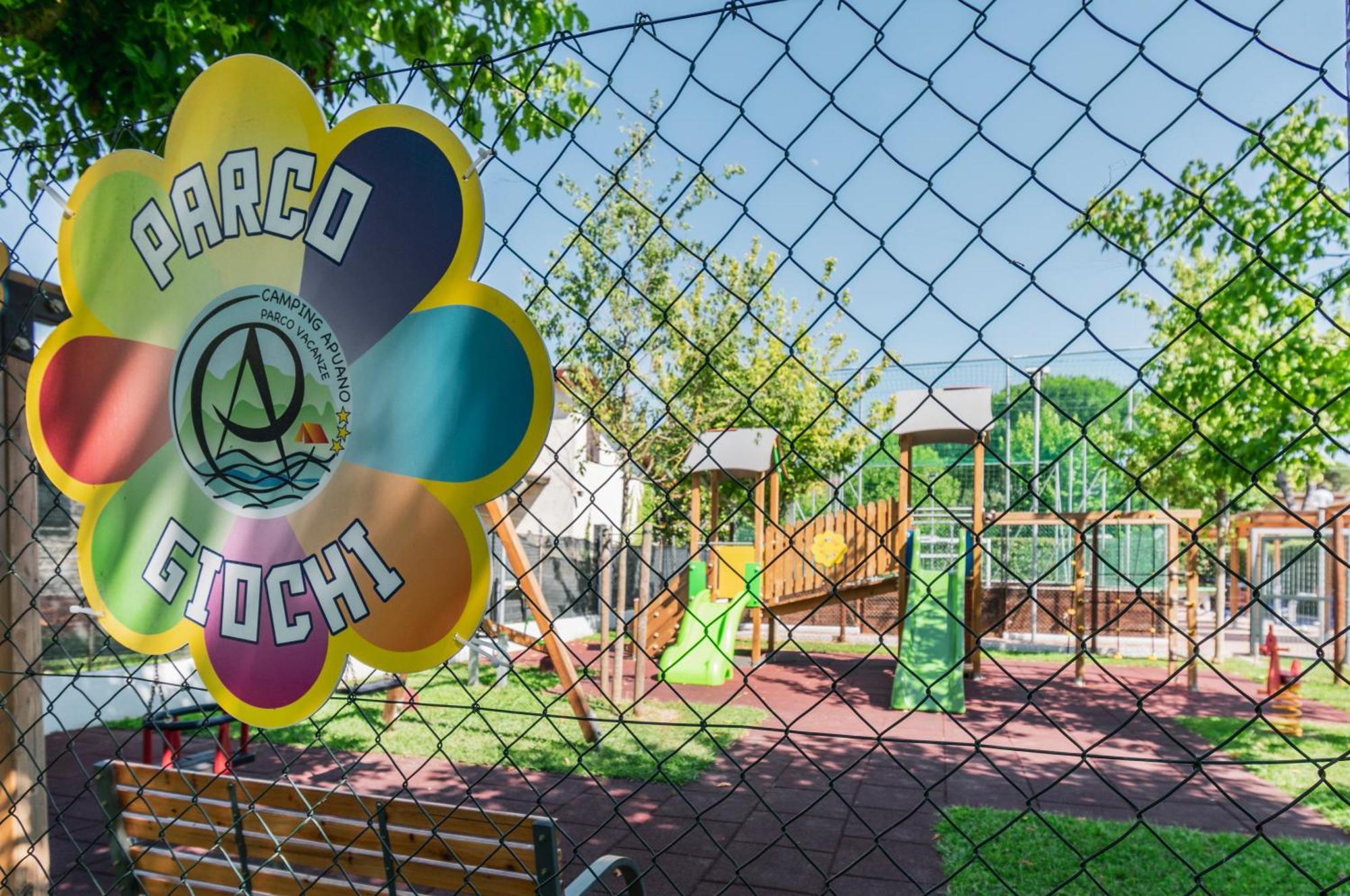 Camping Apuano Марина ди Маса Екстериор снимка